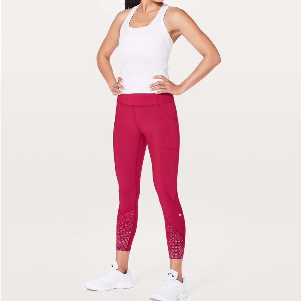 ✨SOLD✨ Lululemon Tight Stuff 25”